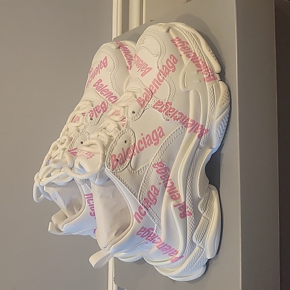 Balenciaga Triple S Sneaker - Picture 3 of 10